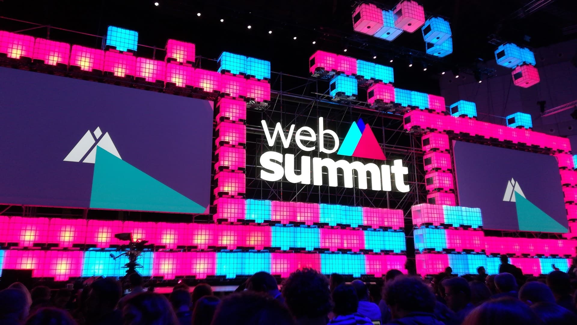 7 Key Learnings from Web Summit — WOW Customers article by Hovi Digital Lab